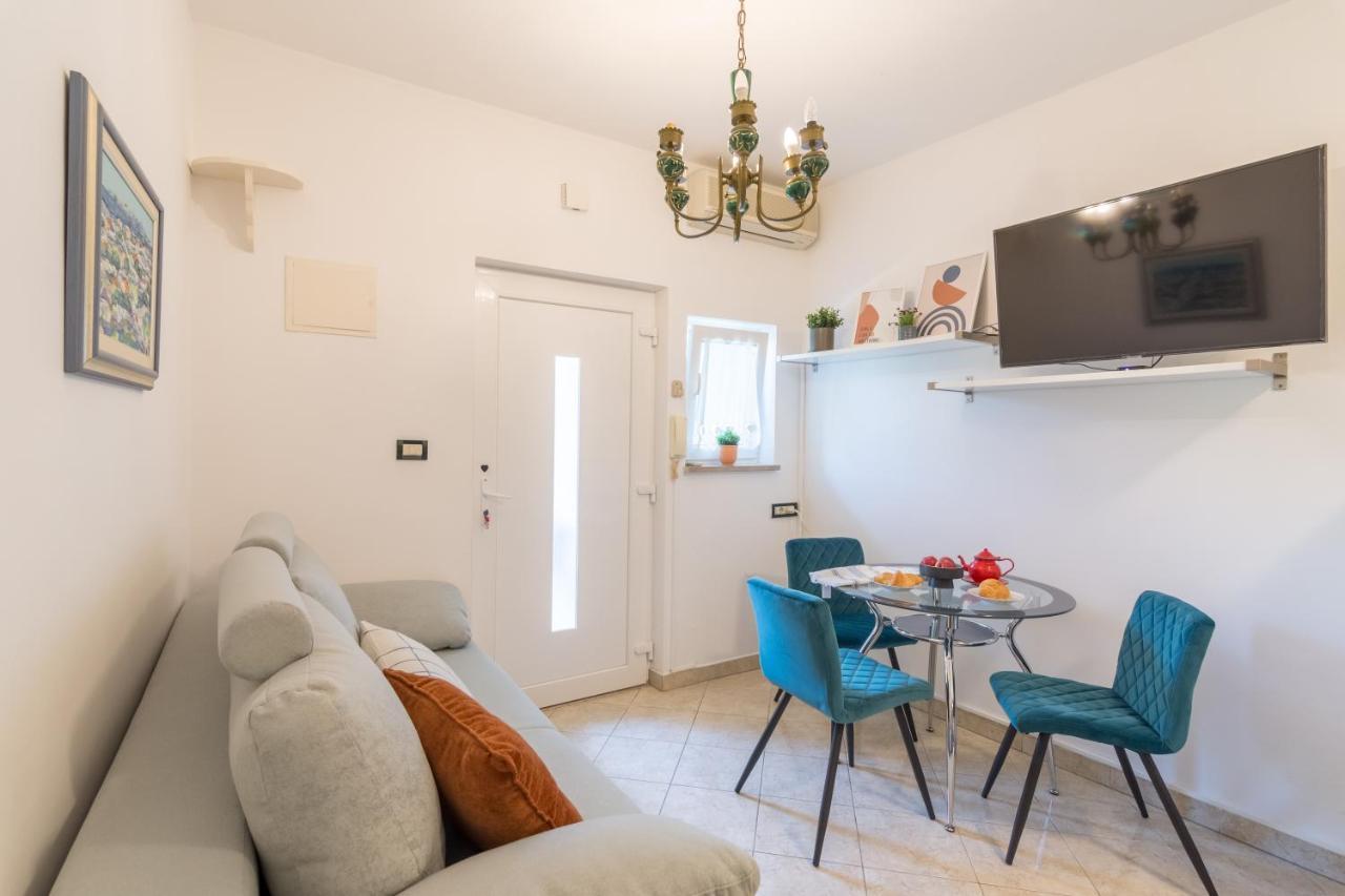 Secret Garden Apartment Пореч Екстериор снимка