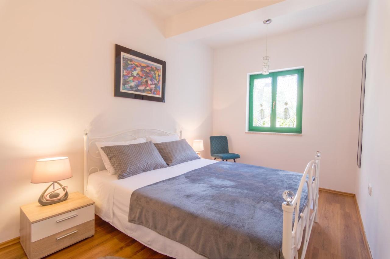 Secret Garden Apartment Пореч Екстериор снимка