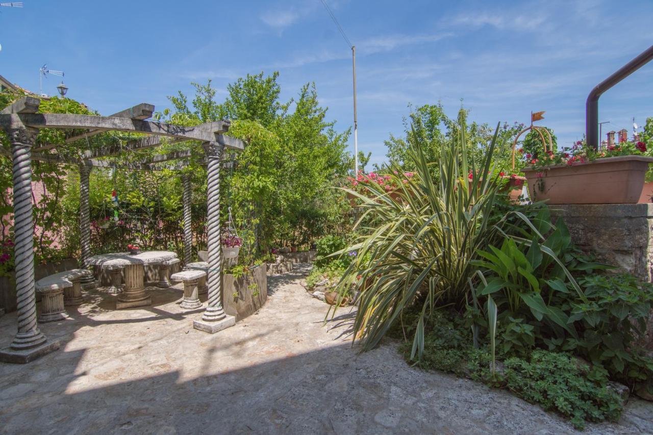 Secret Garden Apartment Пореч Екстериор снимка